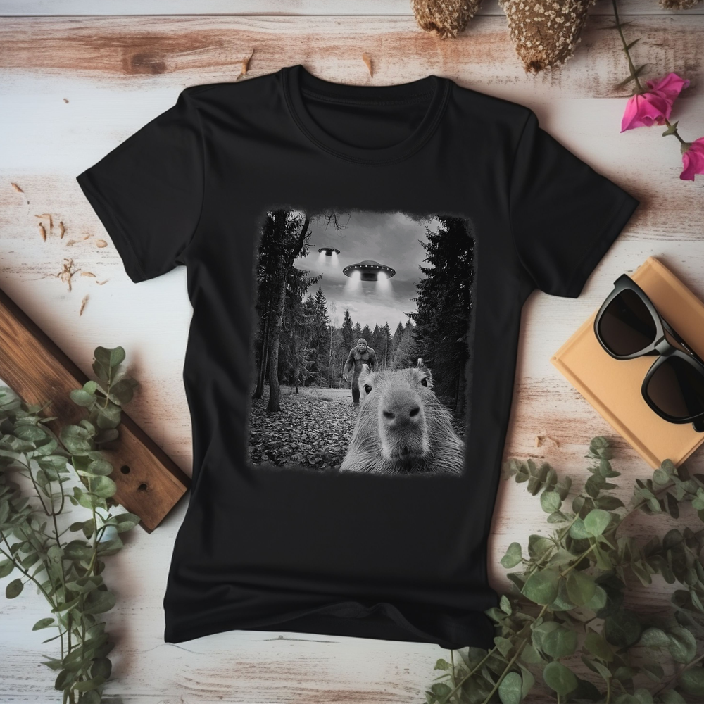 Capybara UFO Bigfoot crew neck short sleeve tee