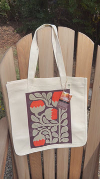 Video clip showing the hemp tote bag being opened up wide to show it's capacity.